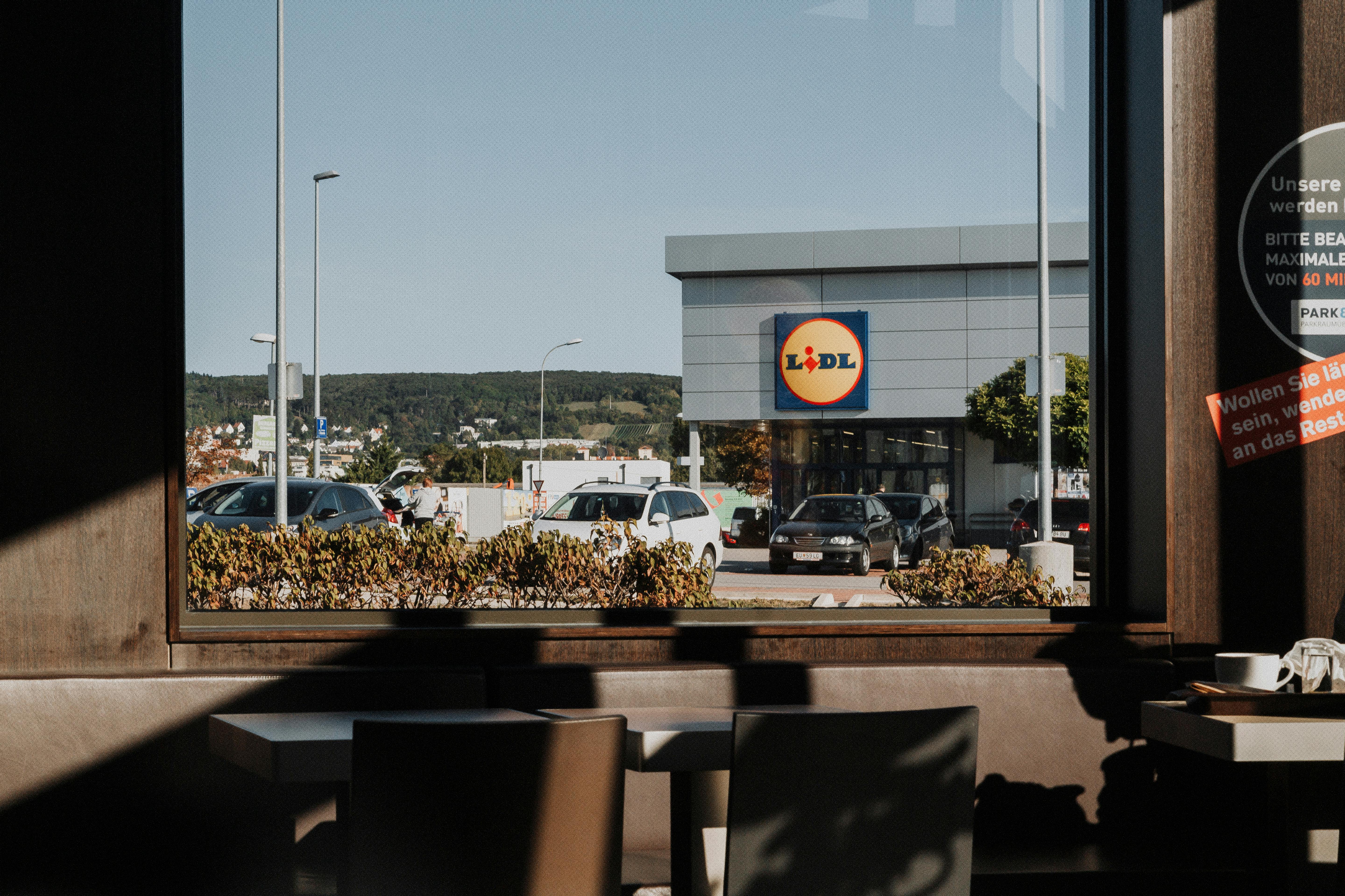 La Asociación Española de Consumidores alerta de nuevos fraudes relacionados con falsos regalos de Lidl