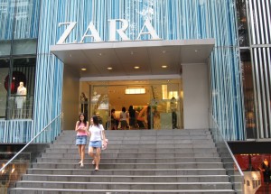 La Unión de Consumidores recomienda hacer la lista de la compra antes de lanzarse a las rebajas