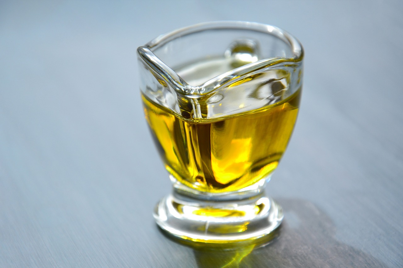 FACUA detecta diferencias de hasta el 91% en los precios del aceite de girasol, aunque son idénticos en casi todas las marcas blancas