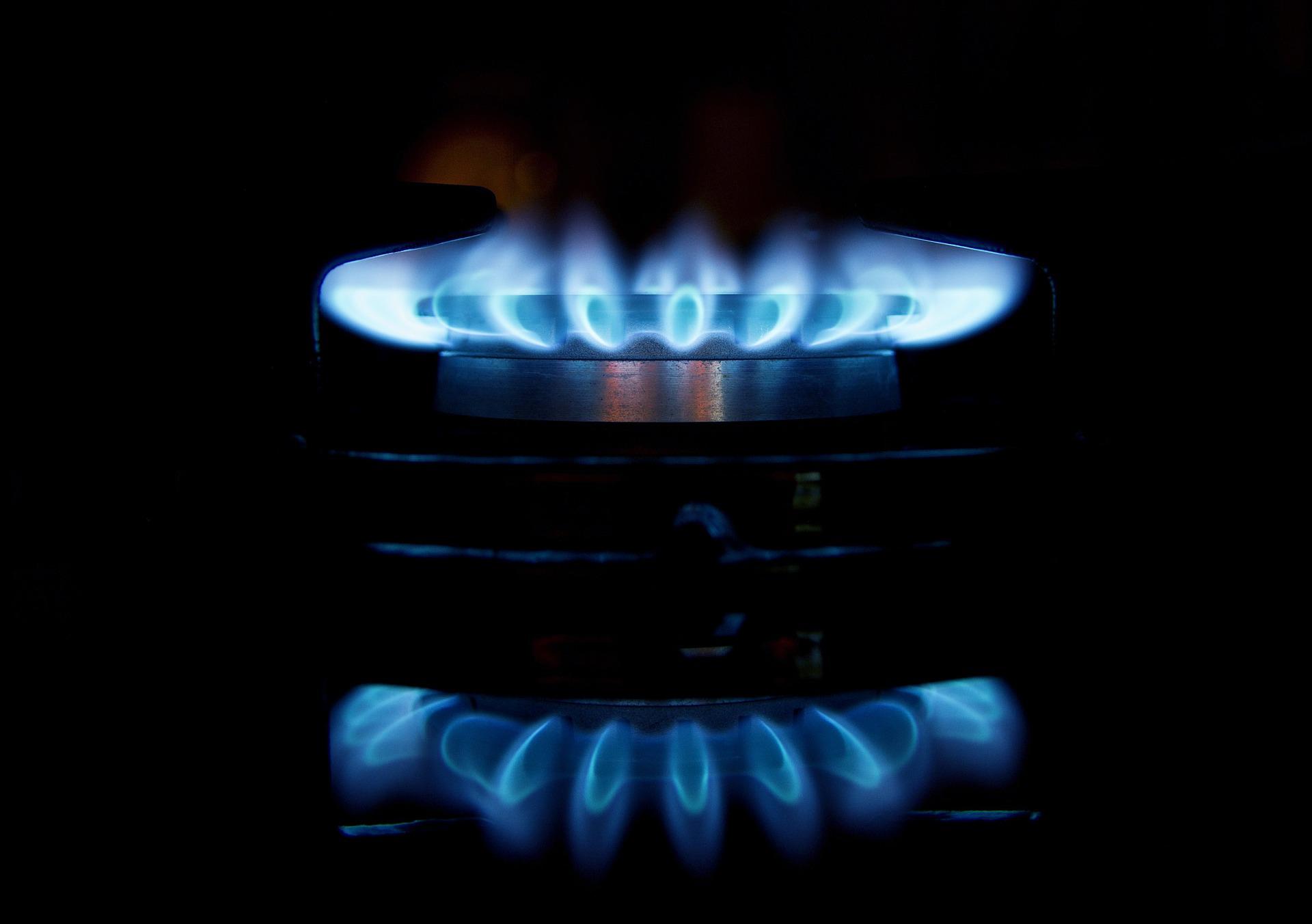 Lo que el consumidor debe saber sobre sus contratos de electricidad y gas