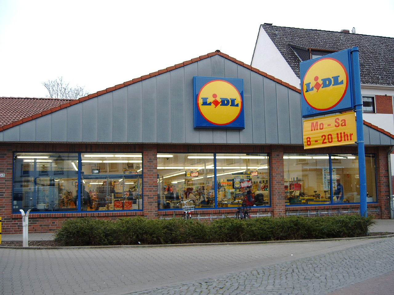 Consumo alerta de un lote de carne picada de pollo y pavo en los supermercados Lidl con salmonella