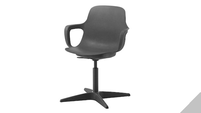 Retirada una silla de Ikea