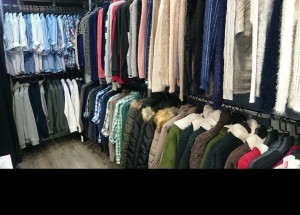 La Unión de Consumidores recomienda hacer la lista de la compra antes de lanzarse a las rebajas
