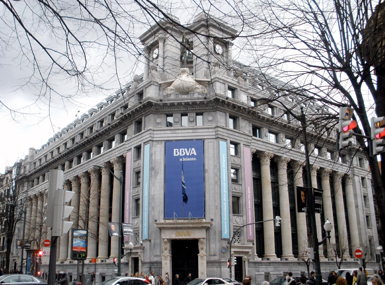 Facua pide al Gobierno que rechace la OPA de BBVA a Sabadell por el impacto negativo en los consumidores