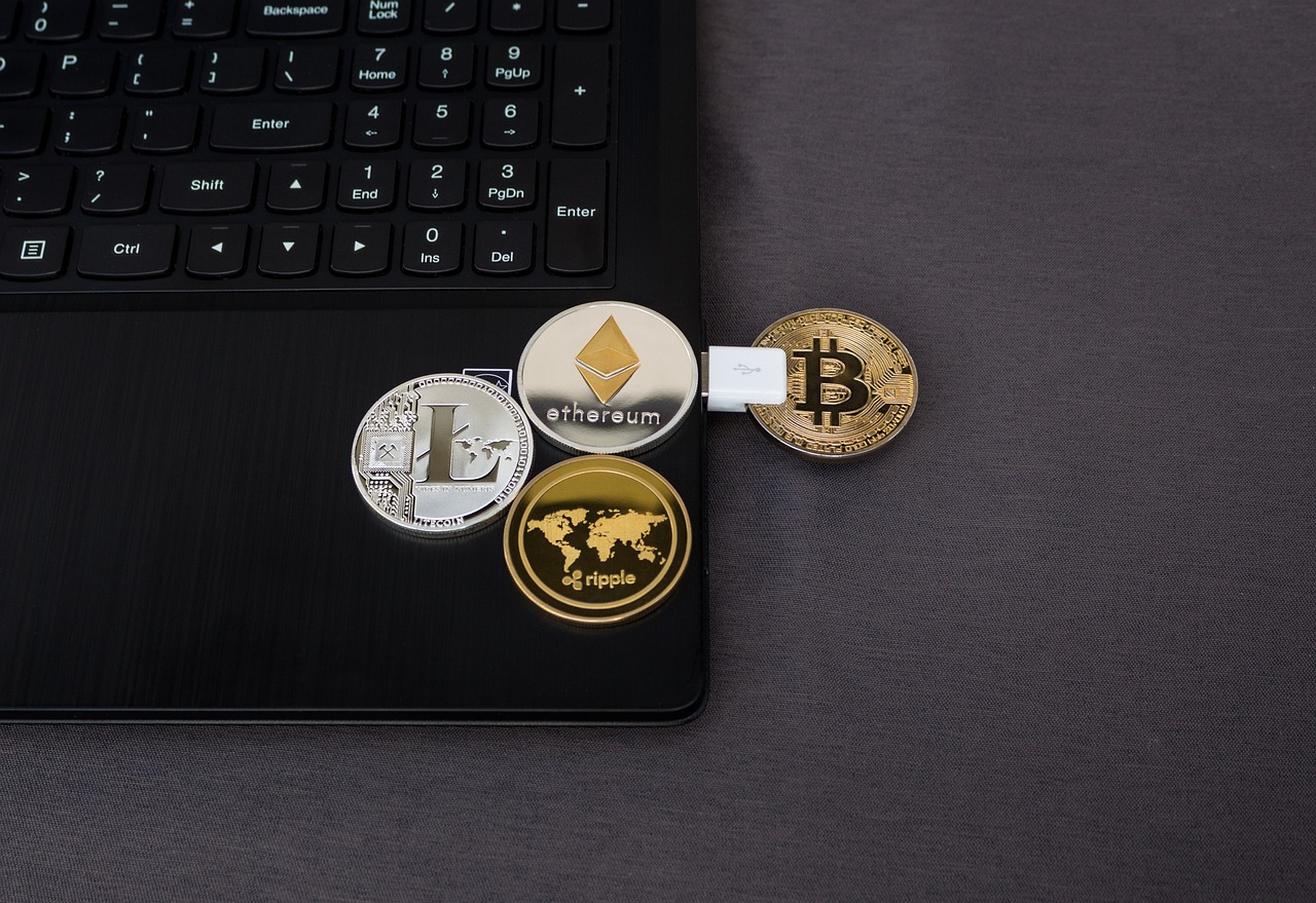Organizaciones de consumidores denuncian ante Bruselas la publicidad engañosa de criptomonedas en redes sociales