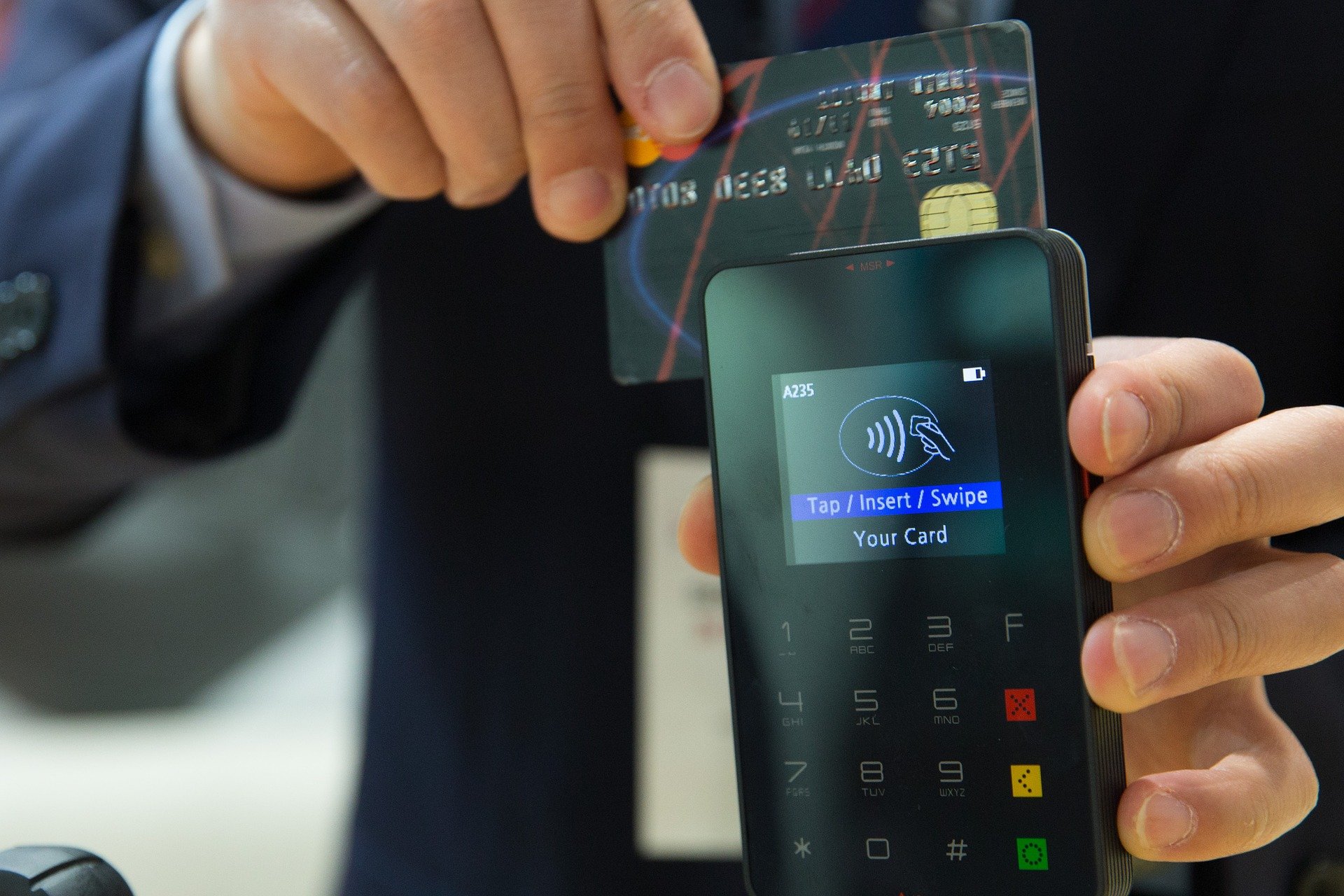 Cuidado con el endeudamiento por usar la tarjeta