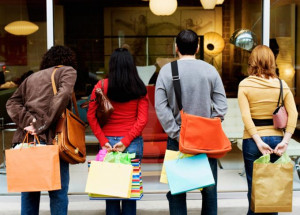 Bruselas quiere proteger mejor al consumidor y que este sepa lo que compra y a quién lo compra